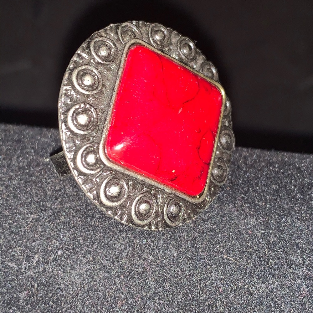 Ring - Picture 2 of 4